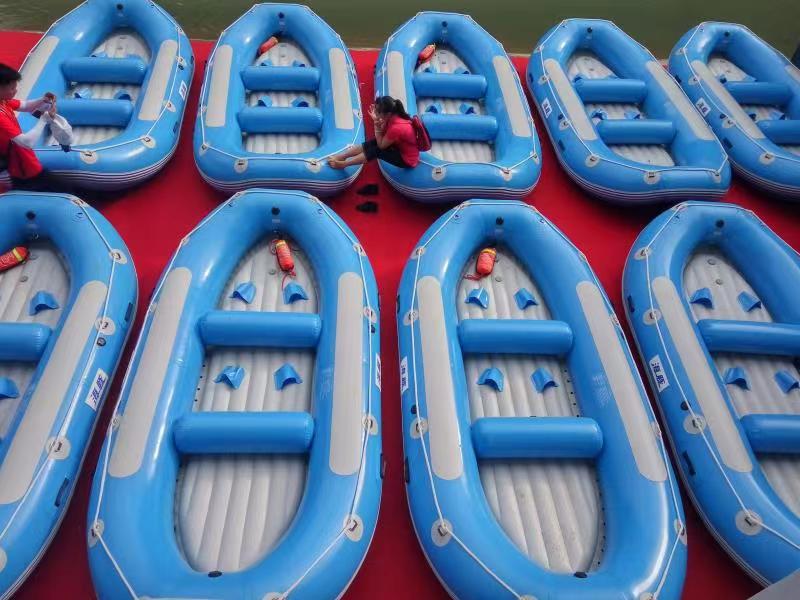 12-foot-inflatable-boat.jpg.jpg